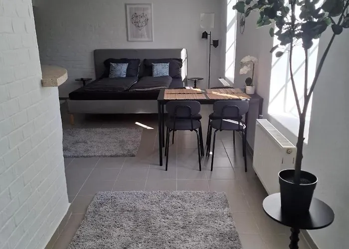 - Urban & Stylish With Garage