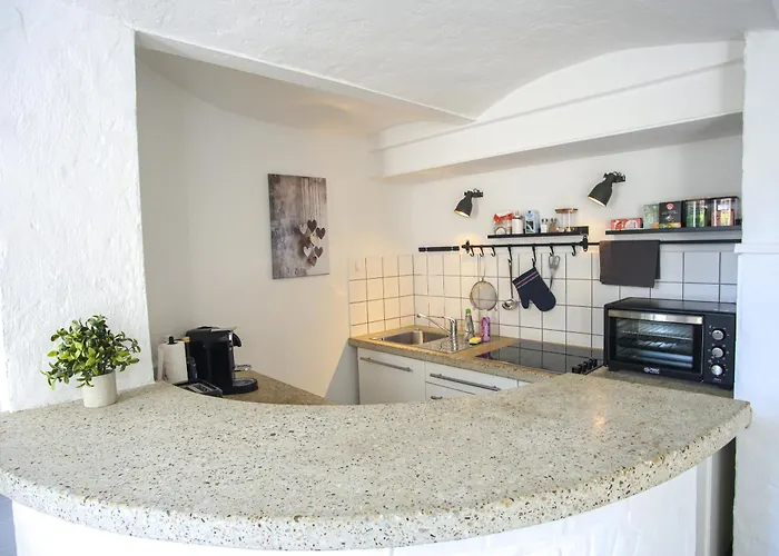 Apartment - Urban & Stylish With Garage