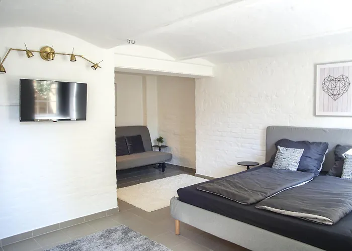 - Urban & Stylish With Garage