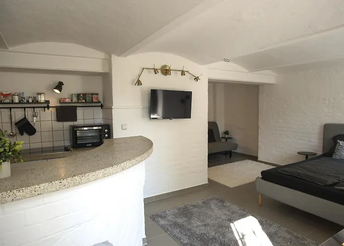 - Urban & Stylish With Garage