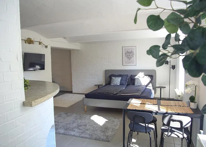 Apartment - Urban & Stylish With Garage