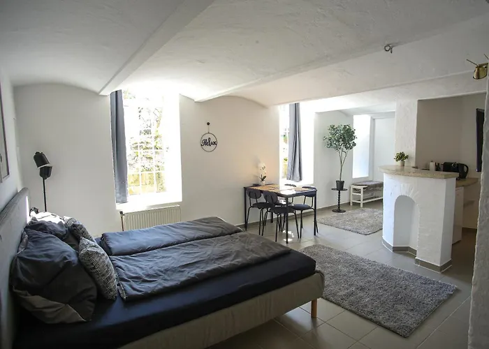 Apartment - Urban & Stylish With Garage