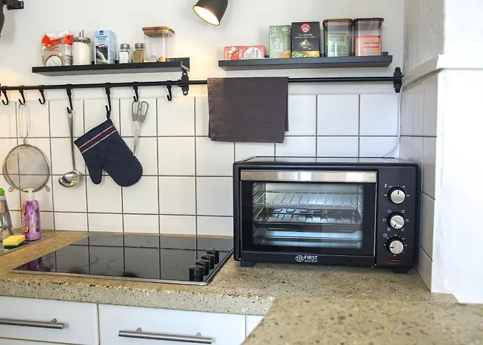 - Urban & Stylish With Garage Apartment